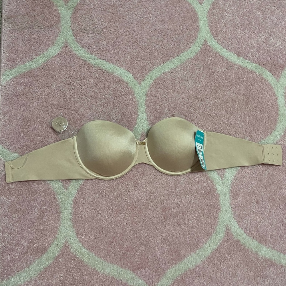 Nude vanity strapless bra size 38D NWT